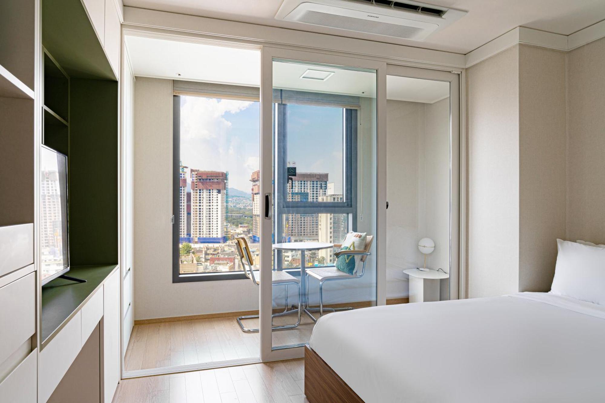 Urbanstay Myeongdong โซล ภายนอก รูปภาพ
