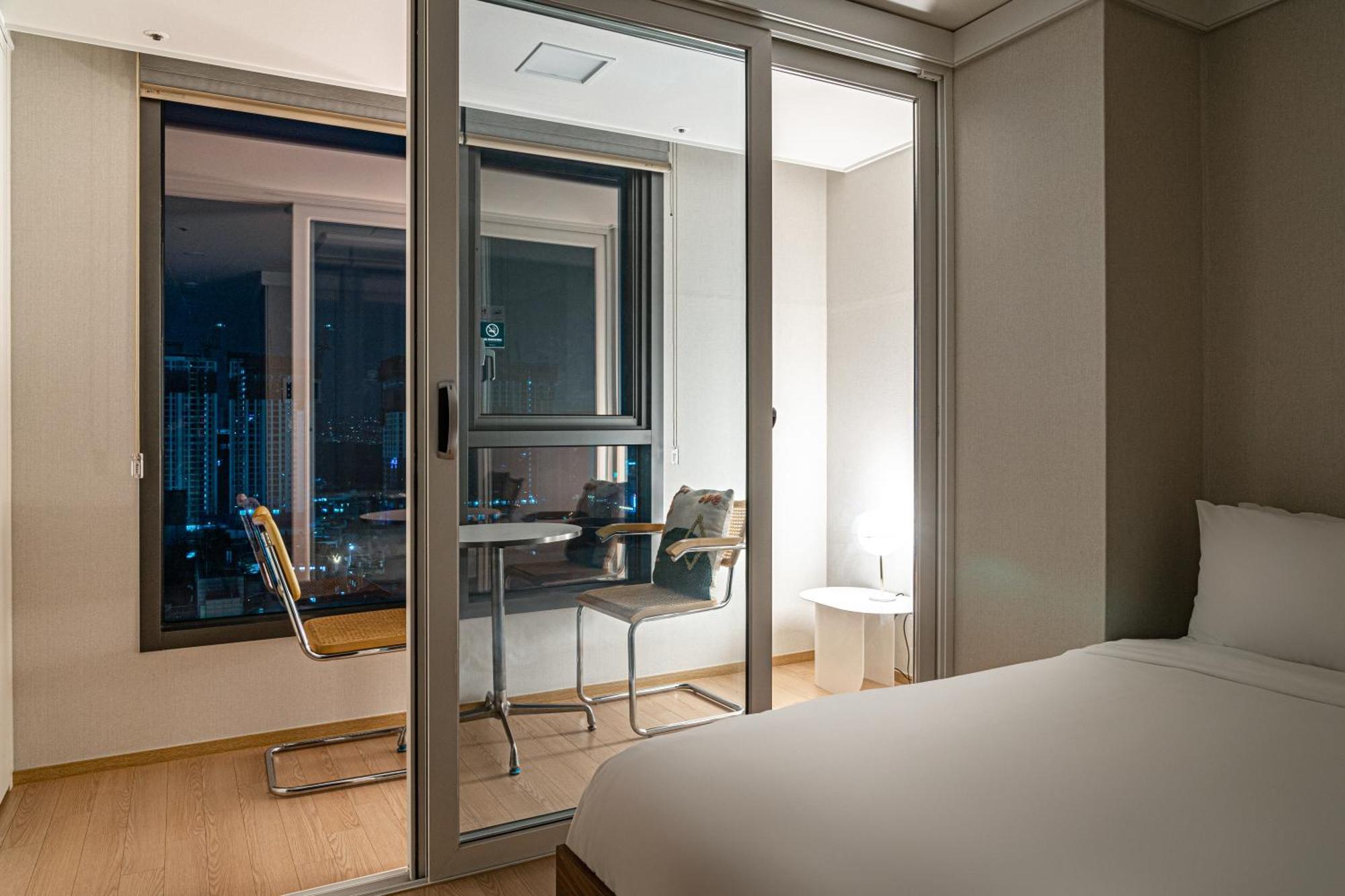Urbanstay Myeongdong โซล ภายนอก รูปภาพ